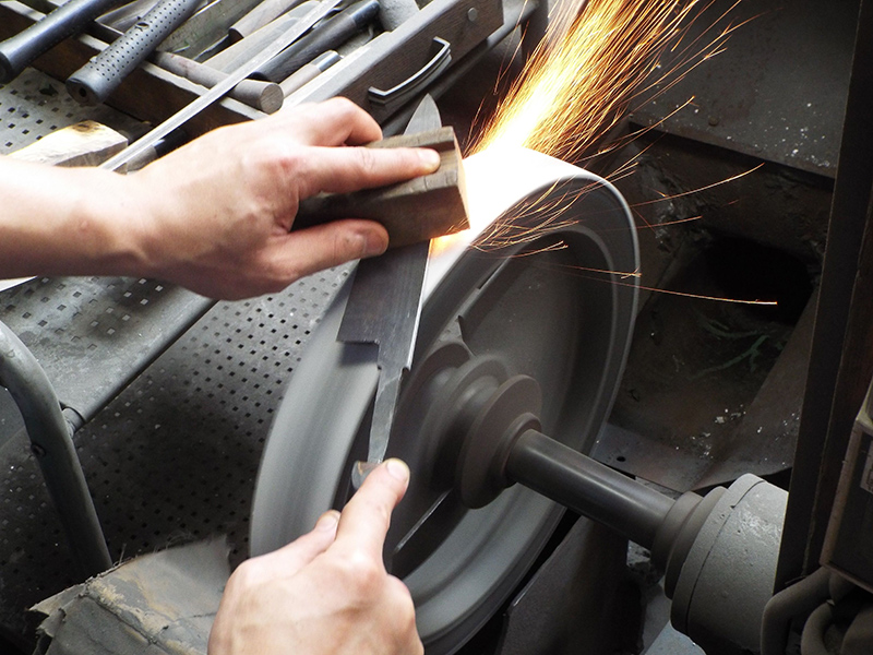 包丁ができるまで | 株式会社吉金刃物【和包丁】【吉兼作 吉兼久作】